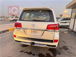 تۆیۆتا لاند کروزەر